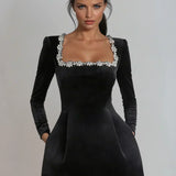 Emília™ | Zamatové minišaty