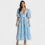 Darja ™ ｜Elegantné šaty s jemnými detailmi